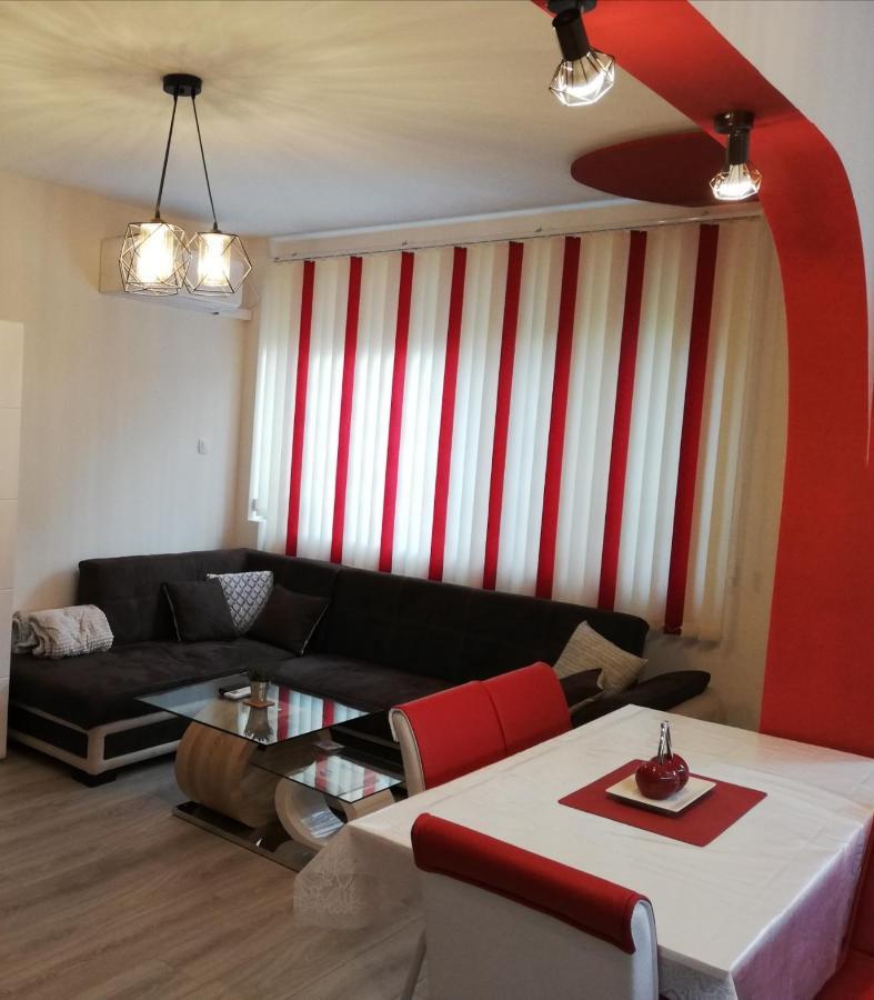 Apartment Ani Veliko Tŭrnovo Exterior photo